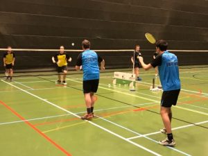 Badmintonteam Halle zege overwinning winst BC Herne De Bres Sportcomplex Halle