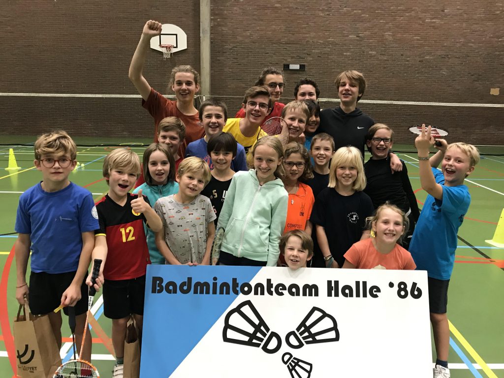 Herfststage herfstvakantie 2019 jeugd jeugdspelers Badmintonteam Halle '86 badminton Sportcomplex De Bres BMW Louyet Argenta Alsemberg - Dworp Blue Note Pub Halle
